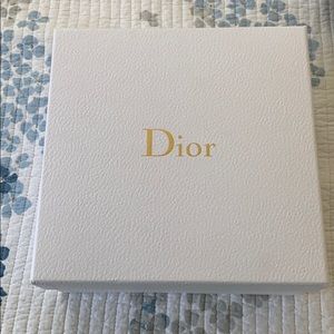 Medium size Dior gift box